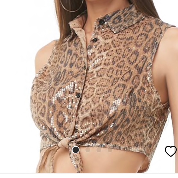 Forever 21 Tops - Leopard print Crop Top